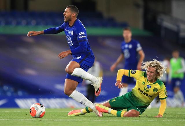 球发生激烈 球发生激烈