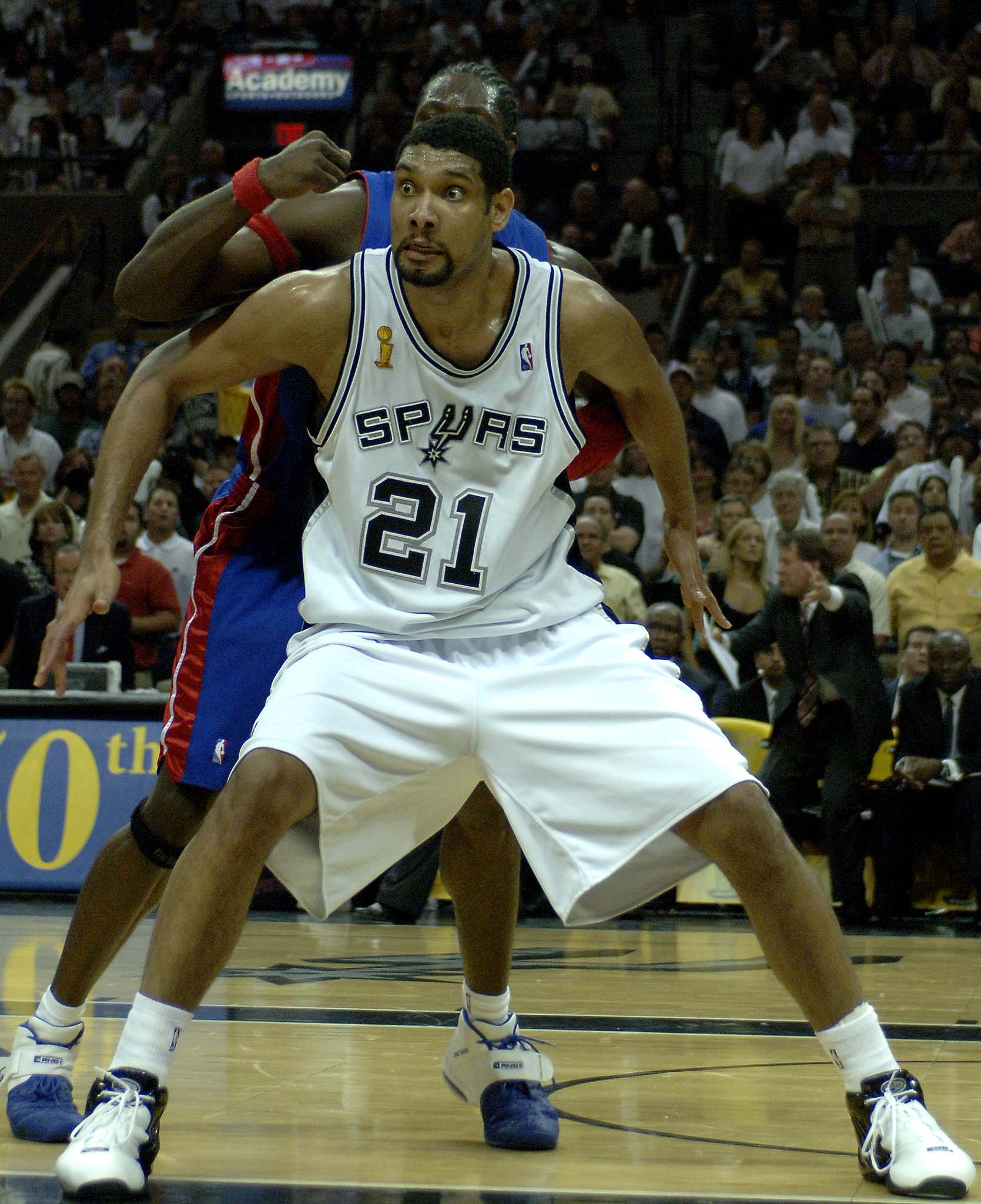 再由米切尔 再由米切尔