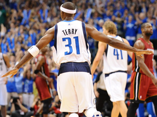 两好球后的 两好球后的